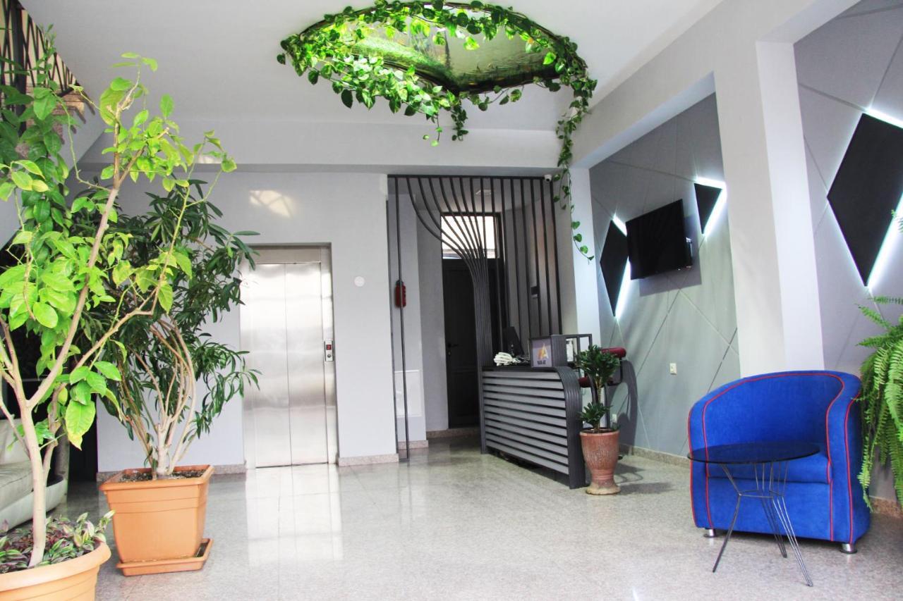 Nice Hotel Erivan Dış mekan fotoğraf