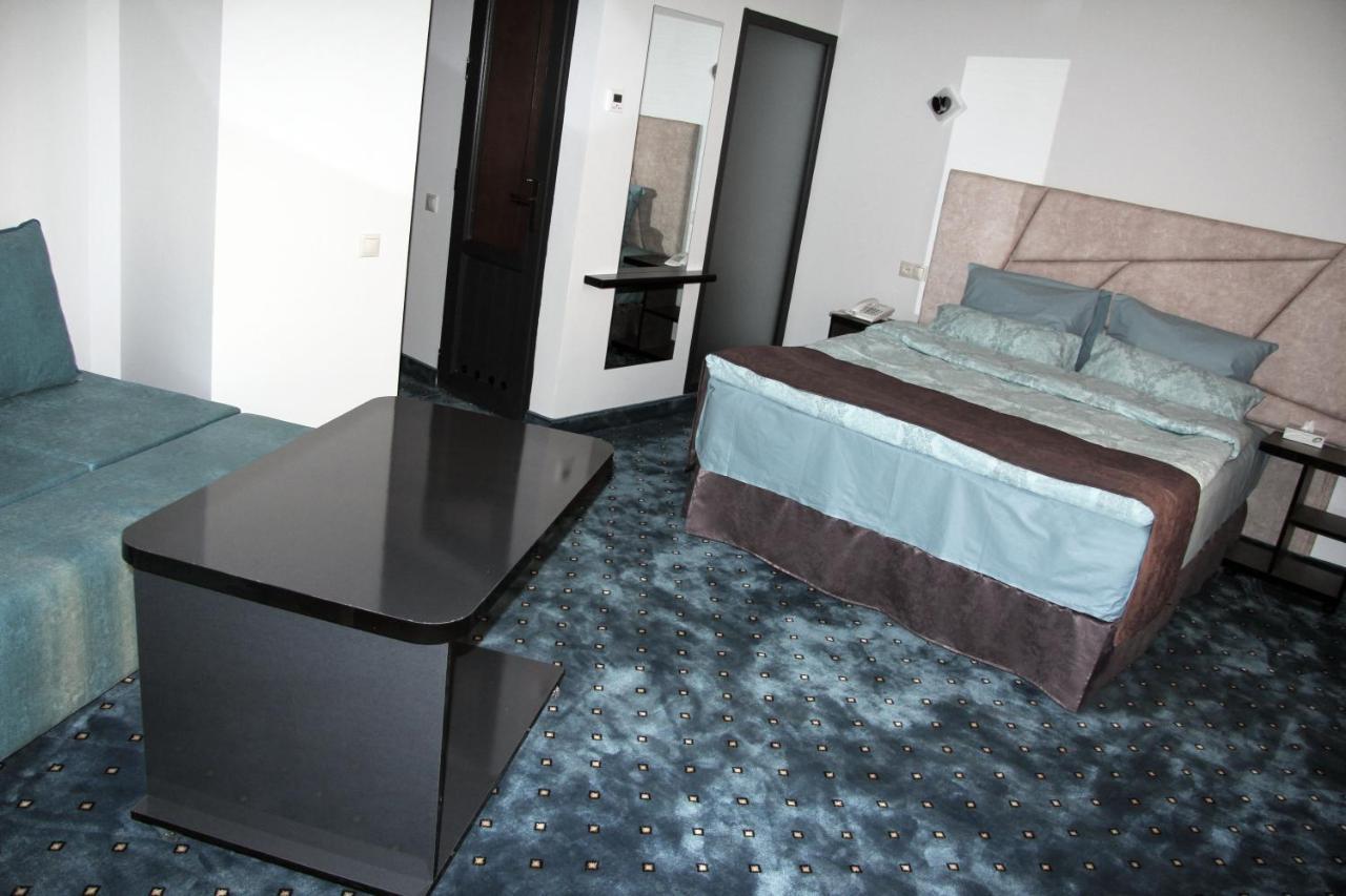 Nice Hotel Erivan Dış mekan fotoğraf