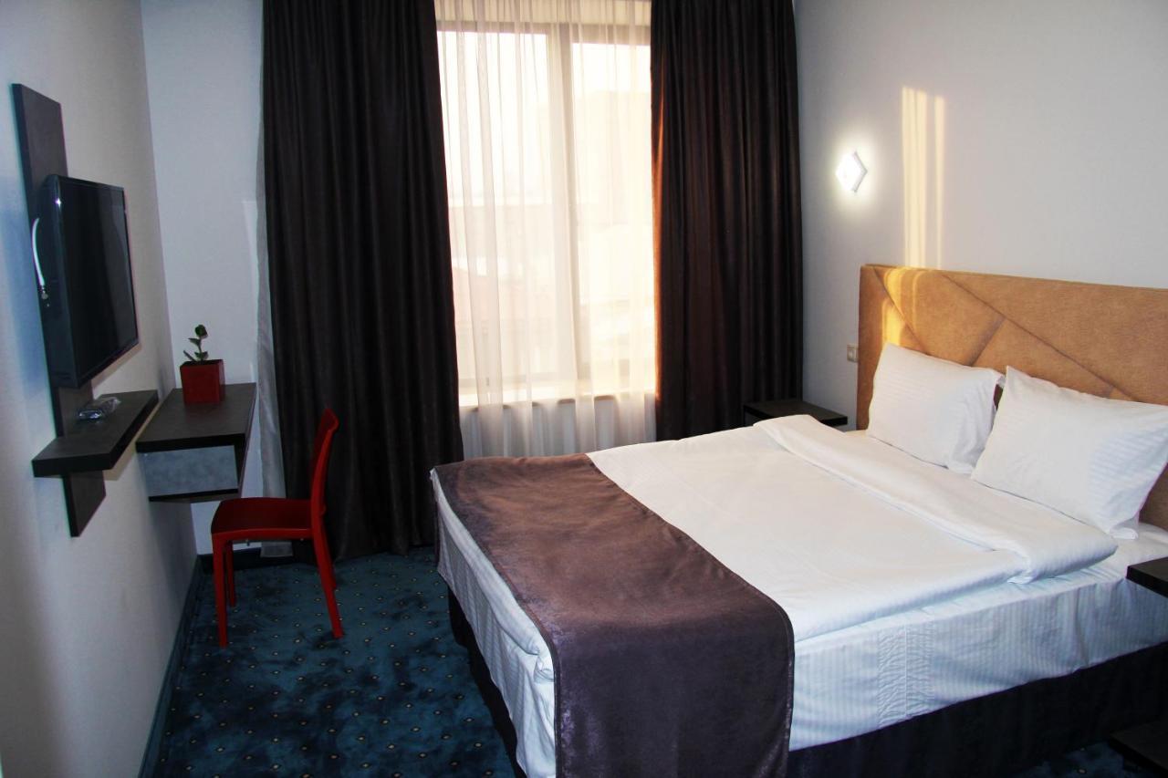 Nice Hotel Erivan Dış mekan fotoğraf