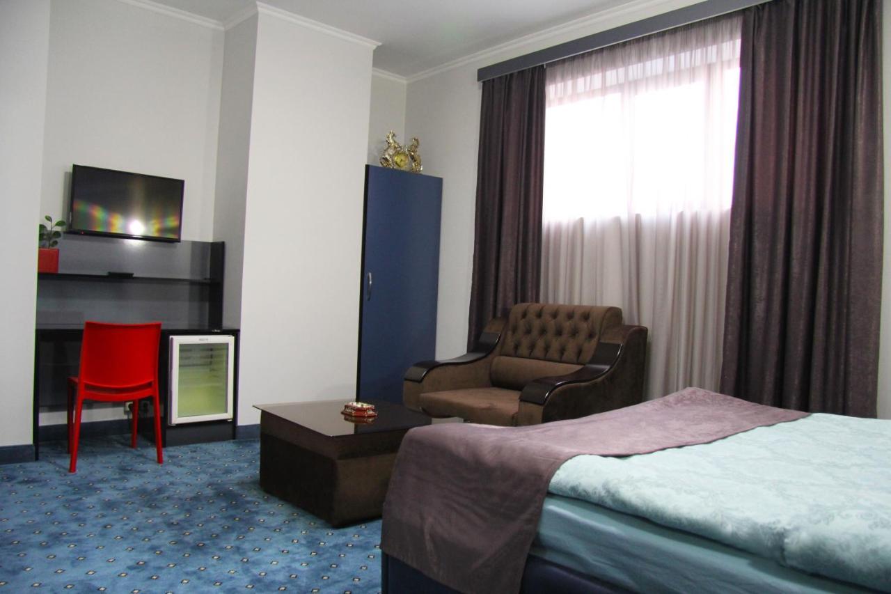 Nice Hotel Erivan Dış mekan fotoğraf