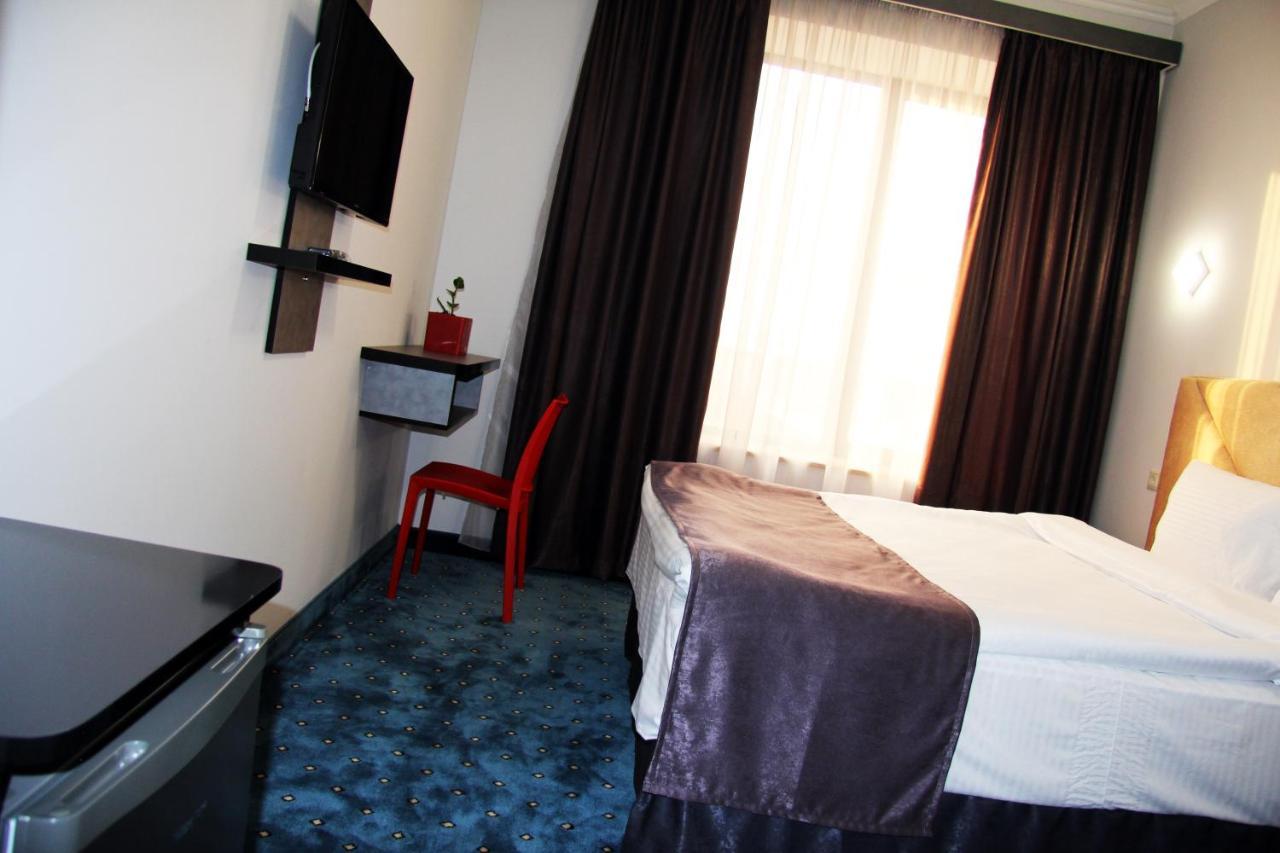 Nice Hotel Erivan Dış mekan fotoğraf