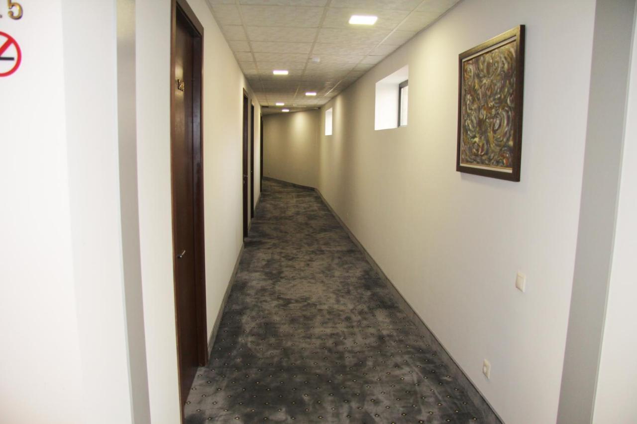 Nice Hotel Erivan Dış mekan fotoğraf